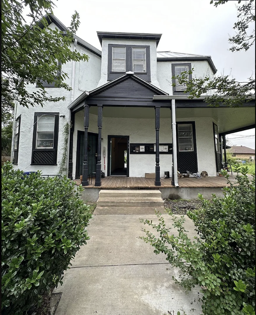 Application Special - Gorgeous One Bedroom On the East Side, Close to Ft. Sam property image