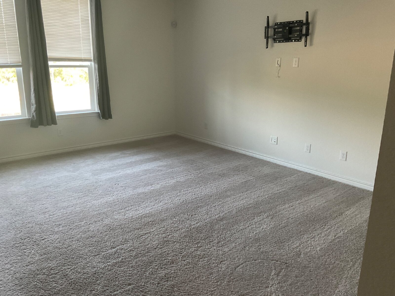 New beautiful 3/2.5 home with Office property image