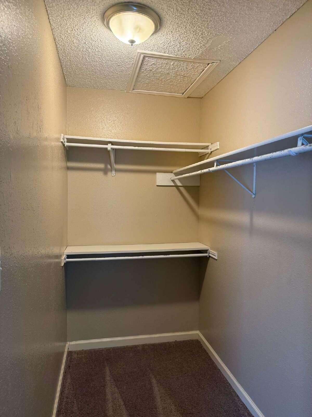 2 Bedroom Apartment with 1.5 Bedrooms property image