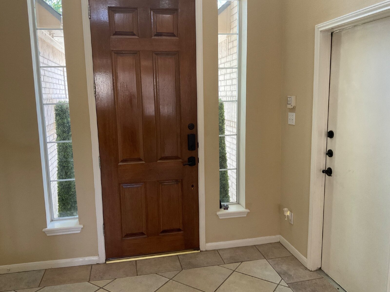 4 Bedroom Oasis with Pool, Close to Military & 151 property image