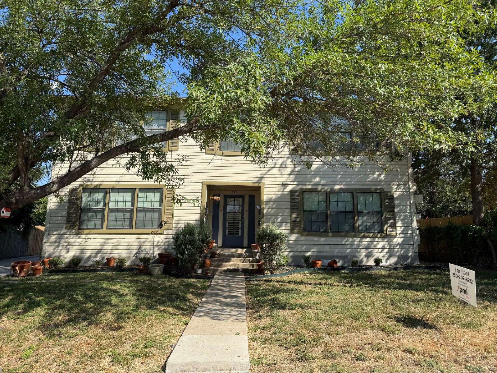 1 Bedroom plus a Den, Close to SAC and Alamo Heights property image