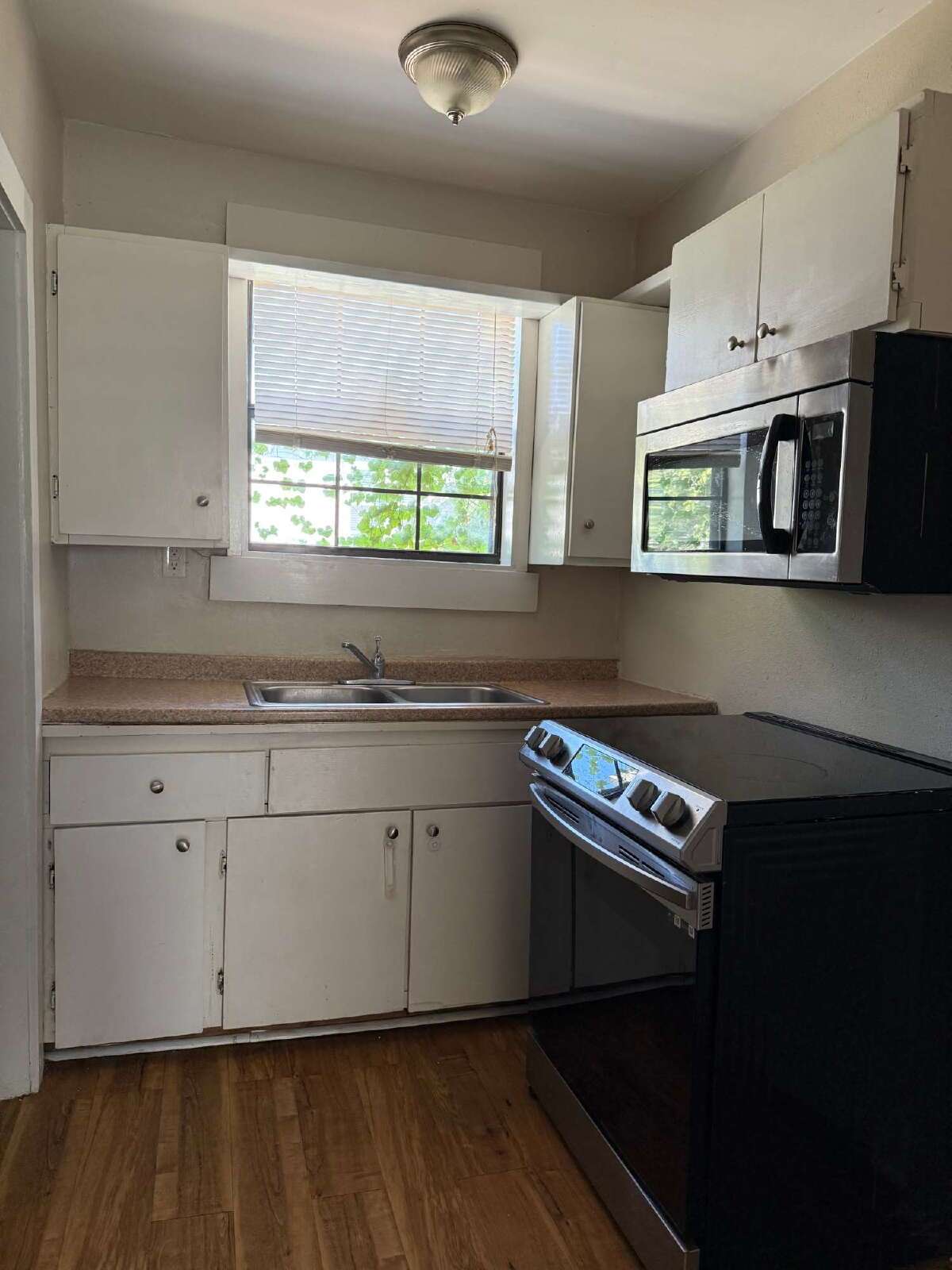 1 Bedroom plus a Den, Close to SAC and Alamo Heights property image