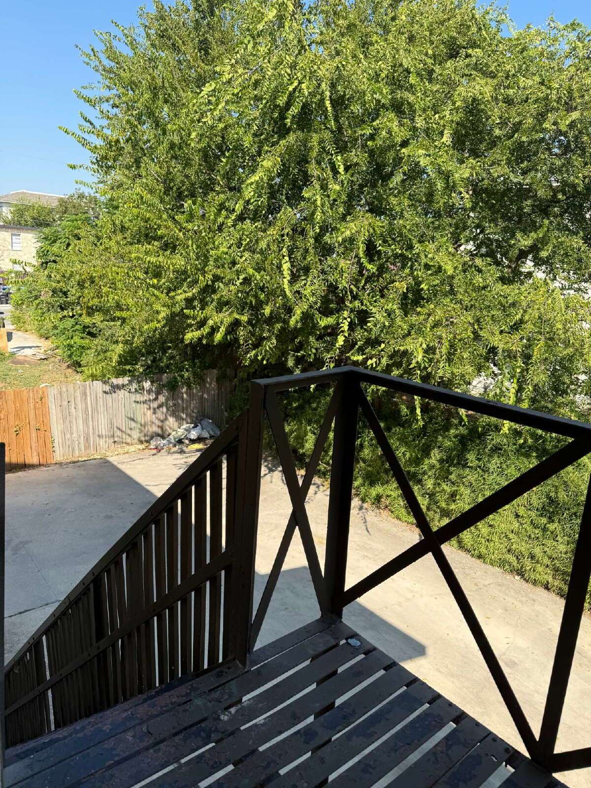 1 Bedroom plus a Den, Close to SAC and Alamo Heights property image