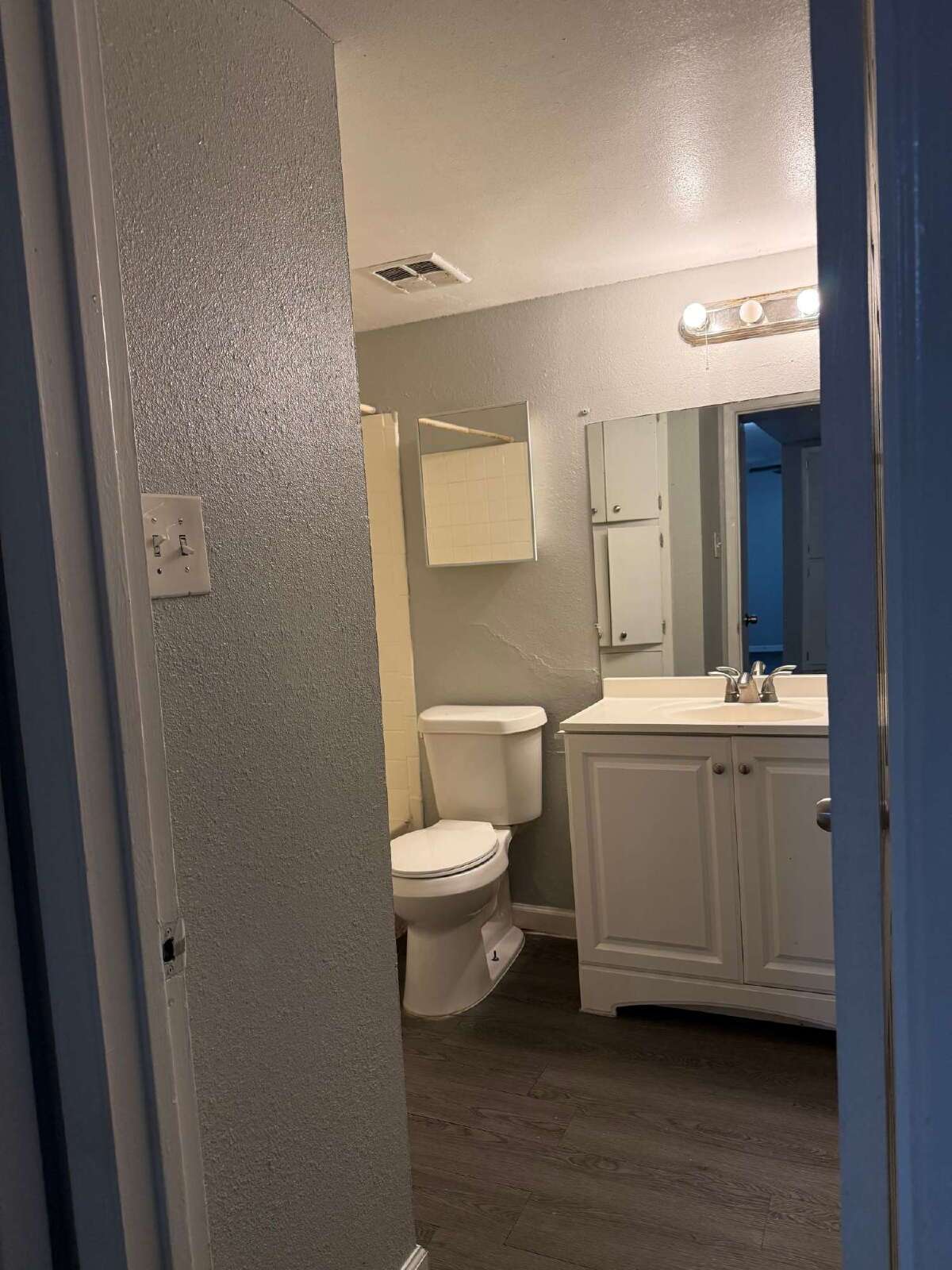 Application Special - 2 Bedroom/1 Bath in a Great Neighborhood property image