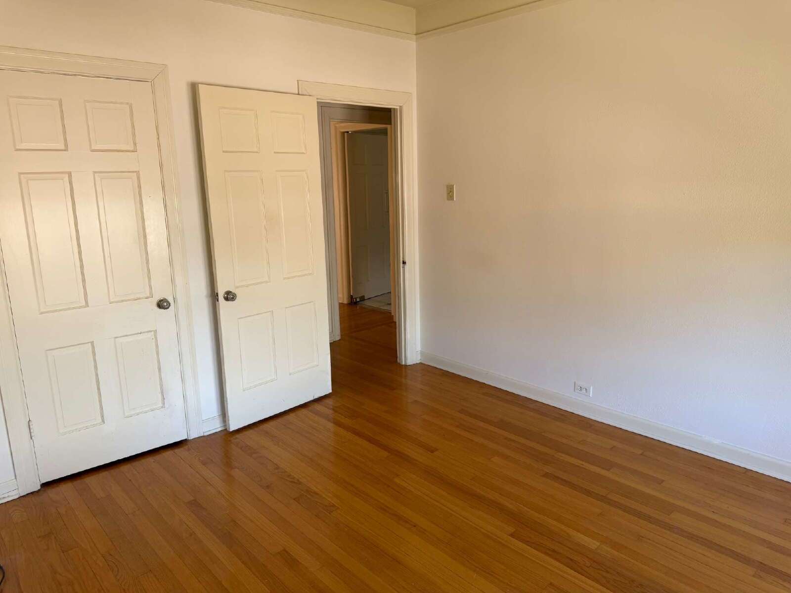 Beautiful two bedroom/1 bathroom with Original Details property image