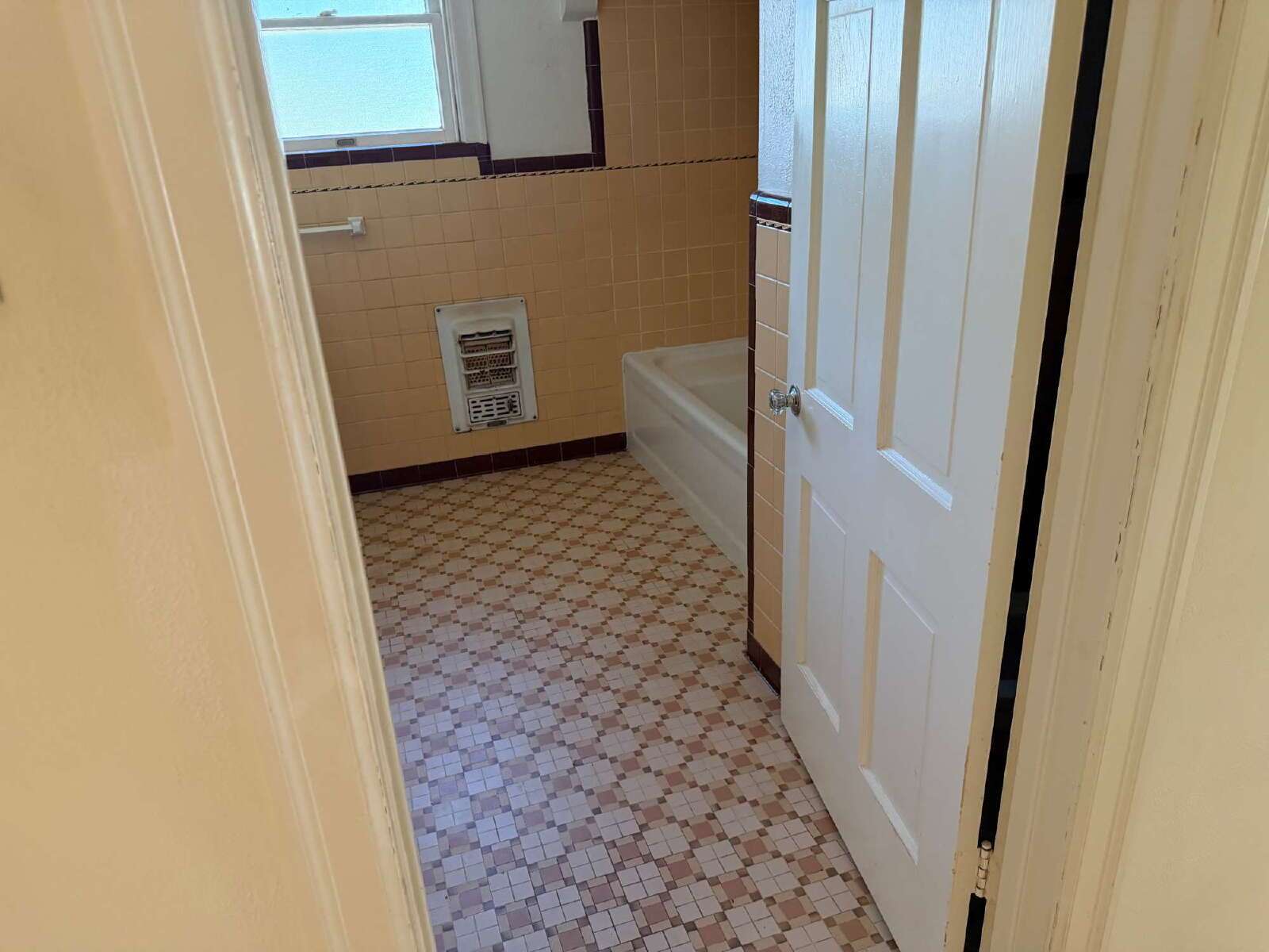 Beautiful two bedroom/1 bathroom with Original Details property image