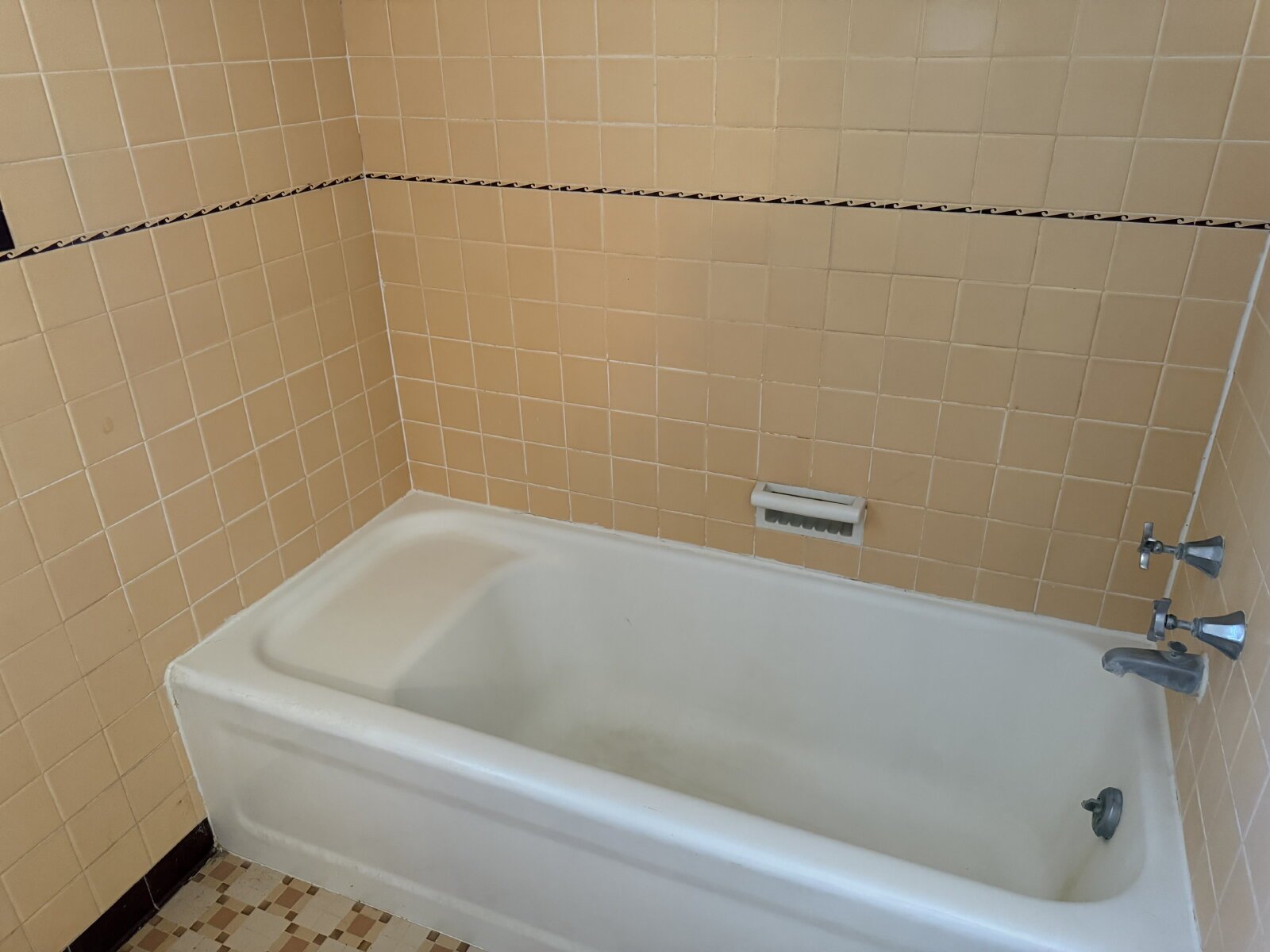 Beautiful two bedroom/1 bathroom with Original Details property image