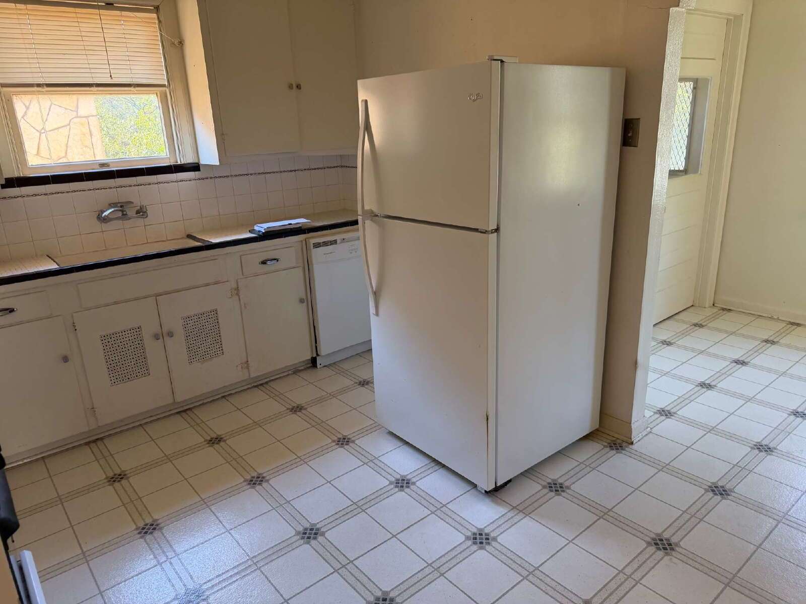 Beautiful two bedroom/1 bathroom with Original Details property image