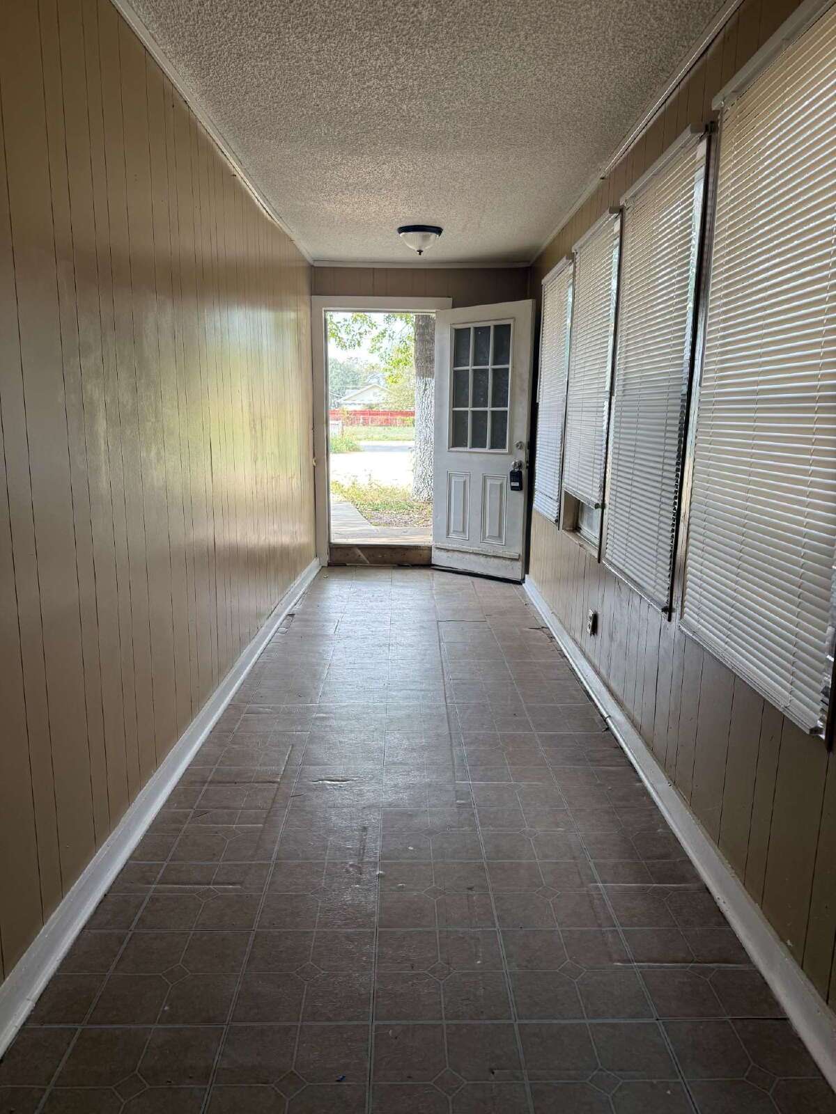 One Bedroom Apartment Close to 410 & 87 property image