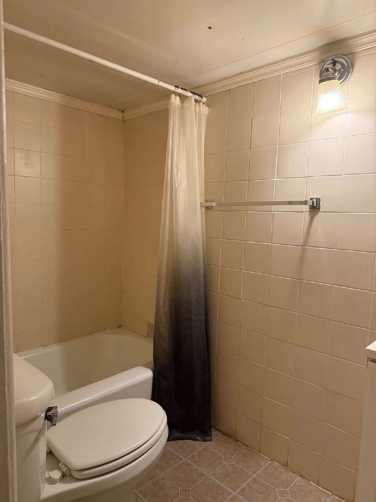 One Bedroom Apartment Close to 410 & 87 property image