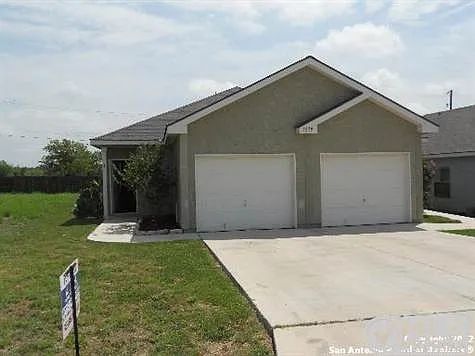 Application Special - 3/2 Home with a Yard and Central AC property image