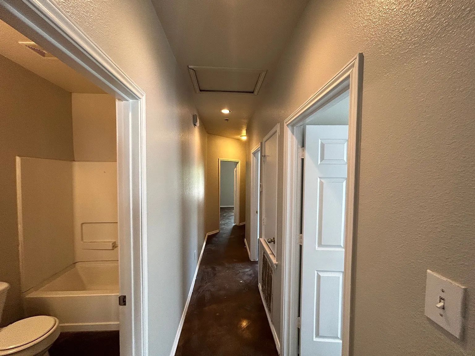 Application Special - 3/2 Home with a Yard and Central AC property image