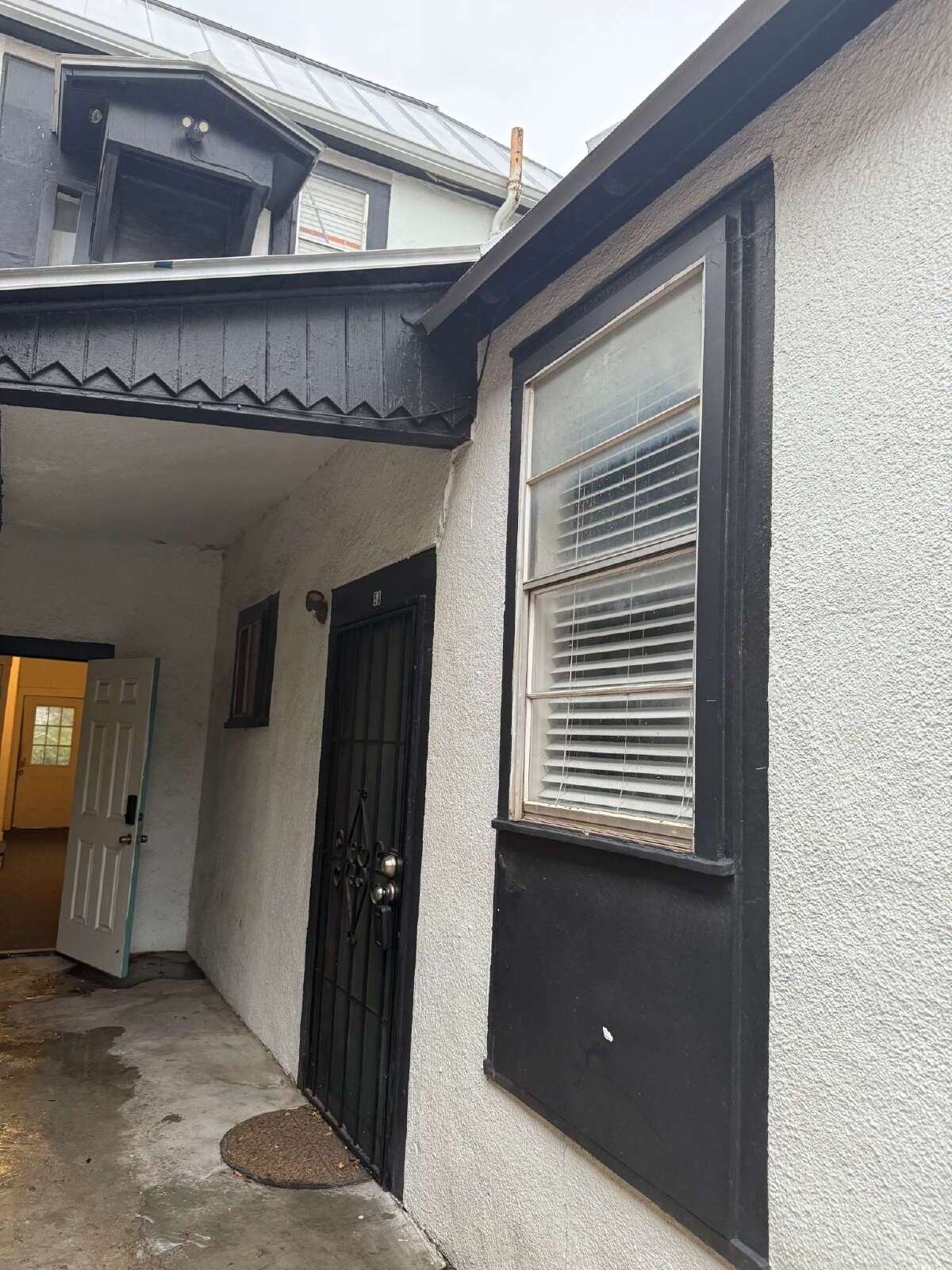 Application Special - Gorgeous One Bedroom On the East Side, Close to Ft. Sam property image