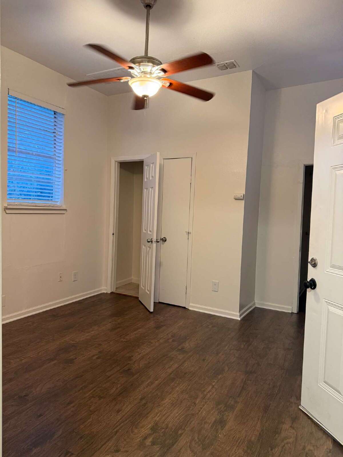 Application Special - Gorgeous One Bedroom On the East Side, Close to Ft. Sam property image