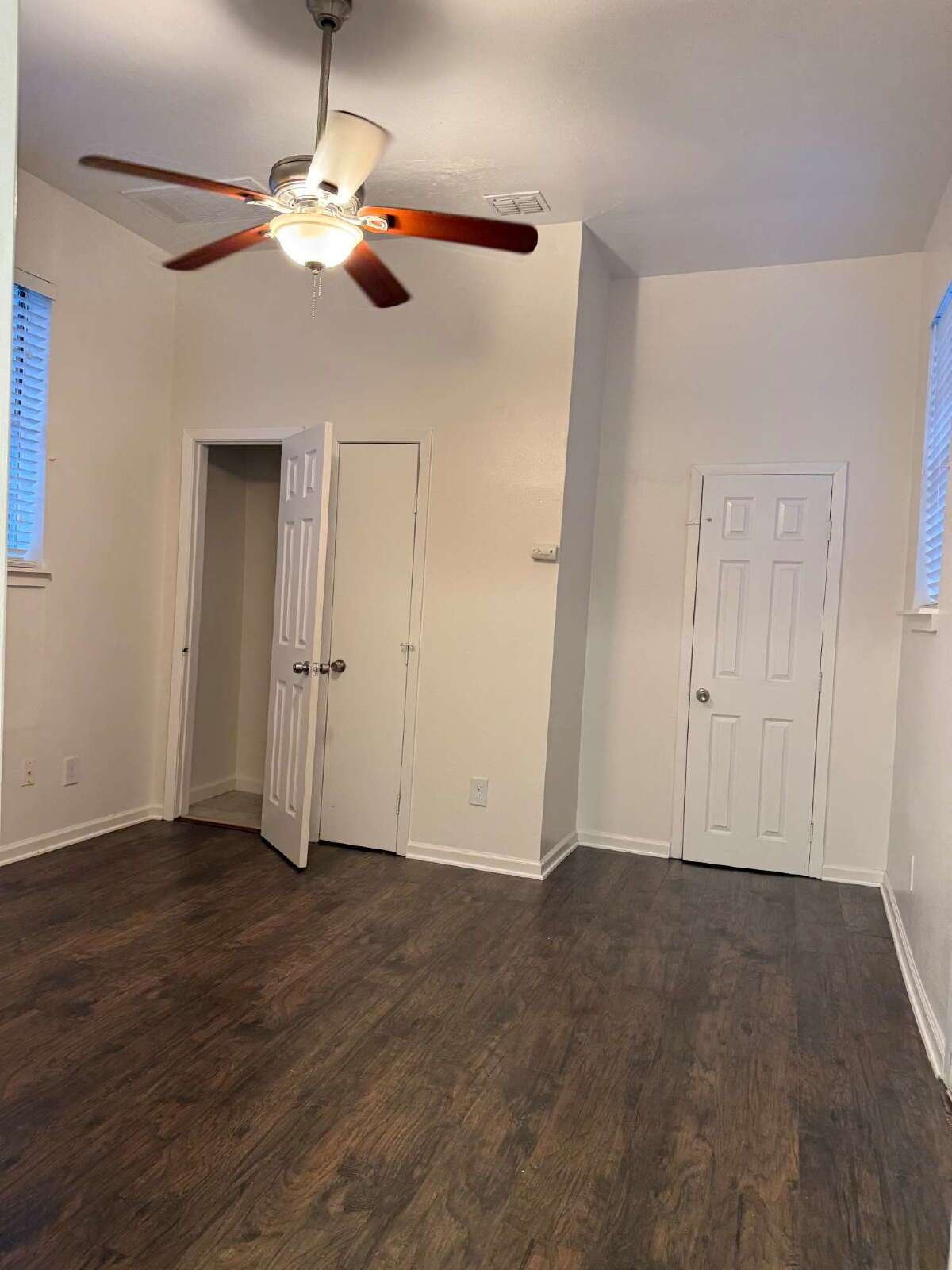 Application Special - Gorgeous One Bedroom On the East Side, Close to Ft. Sam property image