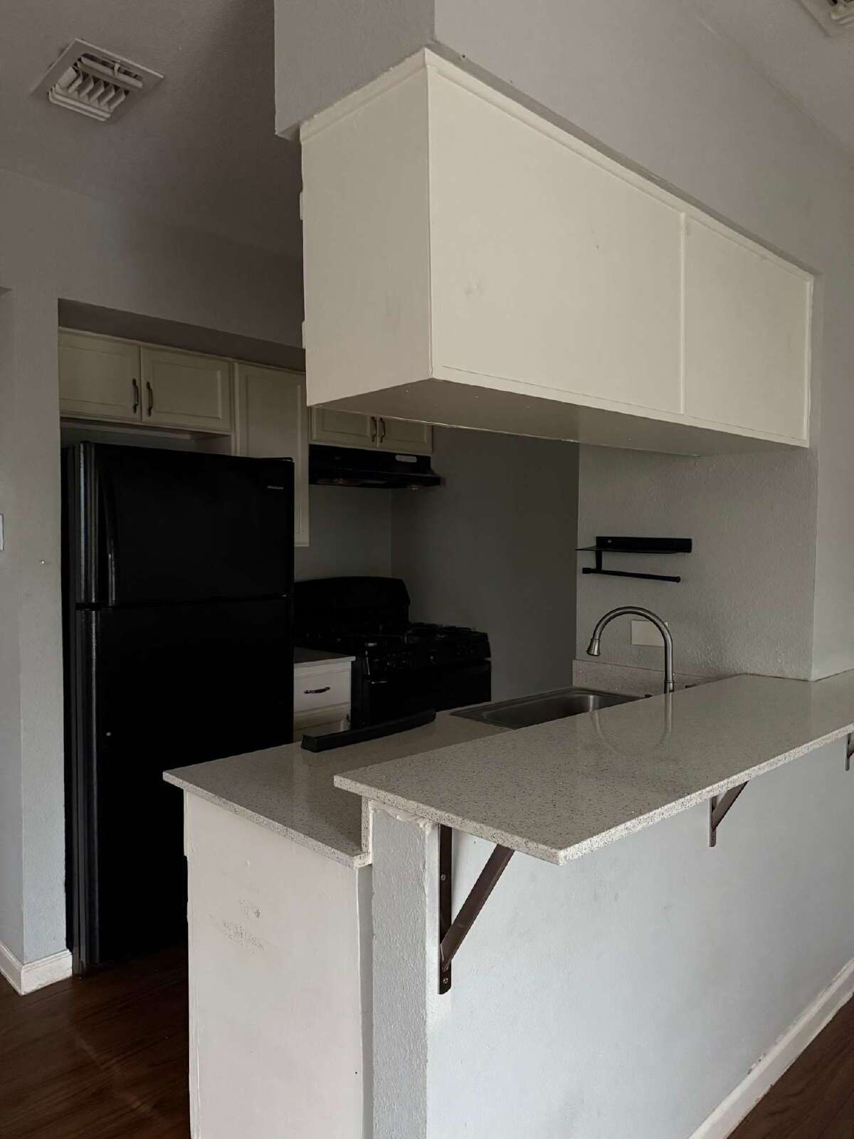 Application Special on this East Side 1 Bedroom, Close to Ft. Sam property image