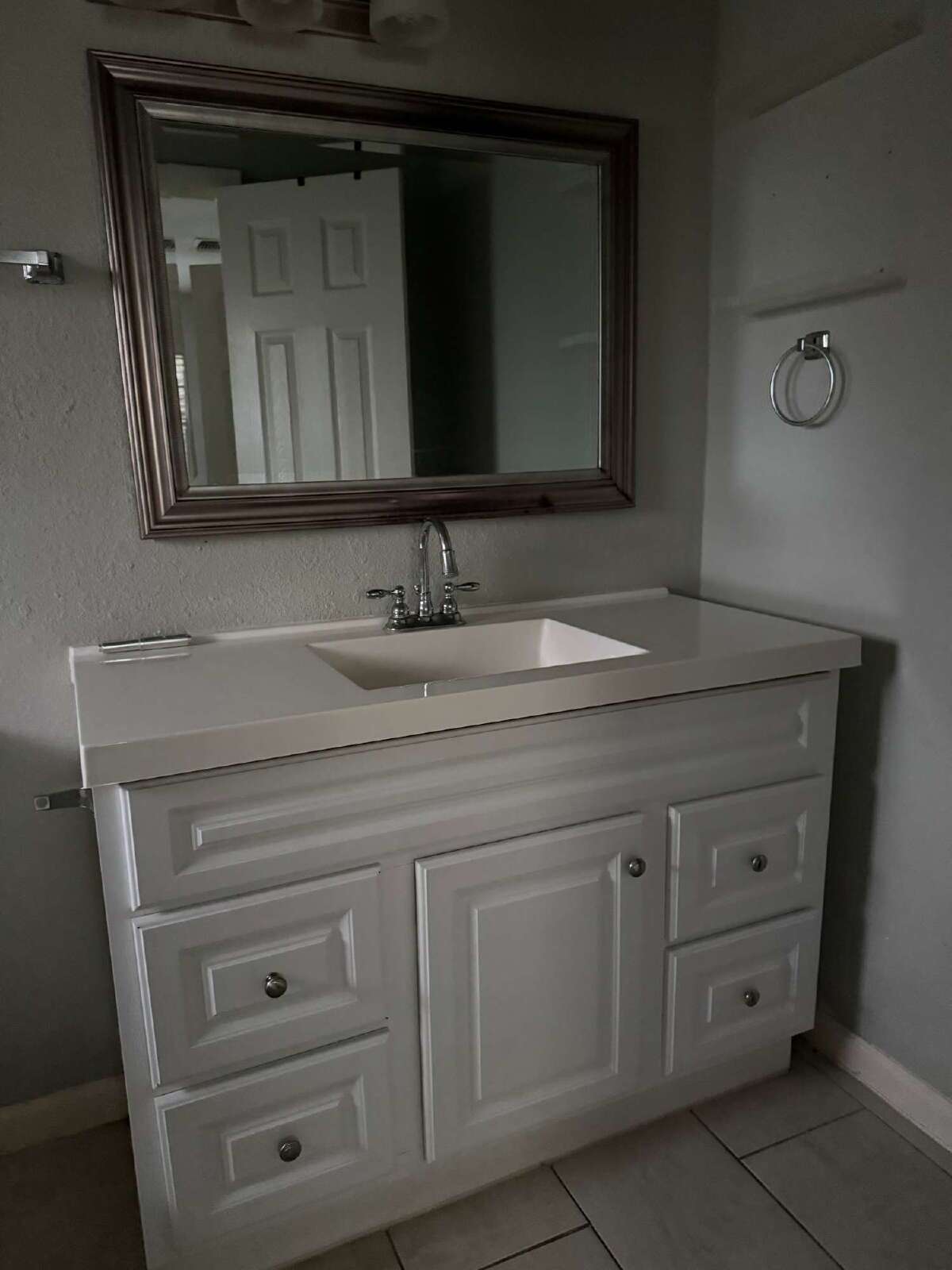 Application Special on this East Side 1 Bedroom, Close to Ft. Sam property image