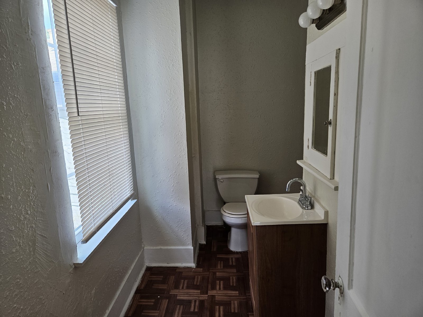 Utilities Included, Studio apartment in the heart of St. Mary's property image