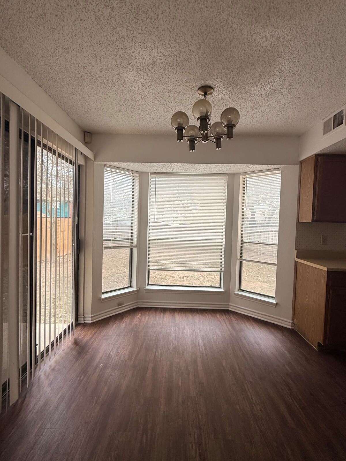 Beautiful 2 bed/2 Bath home Close to W Loop 1604 property image