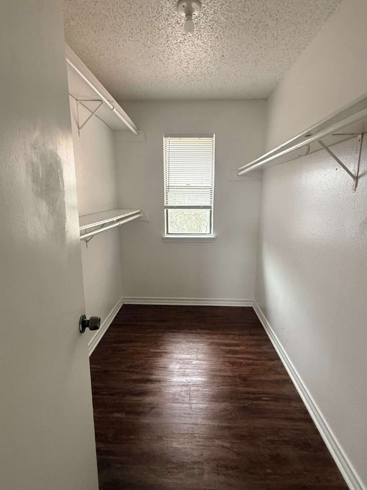 Beautiful 2 bed/2 Bath home Close to W Loop 1604 property image