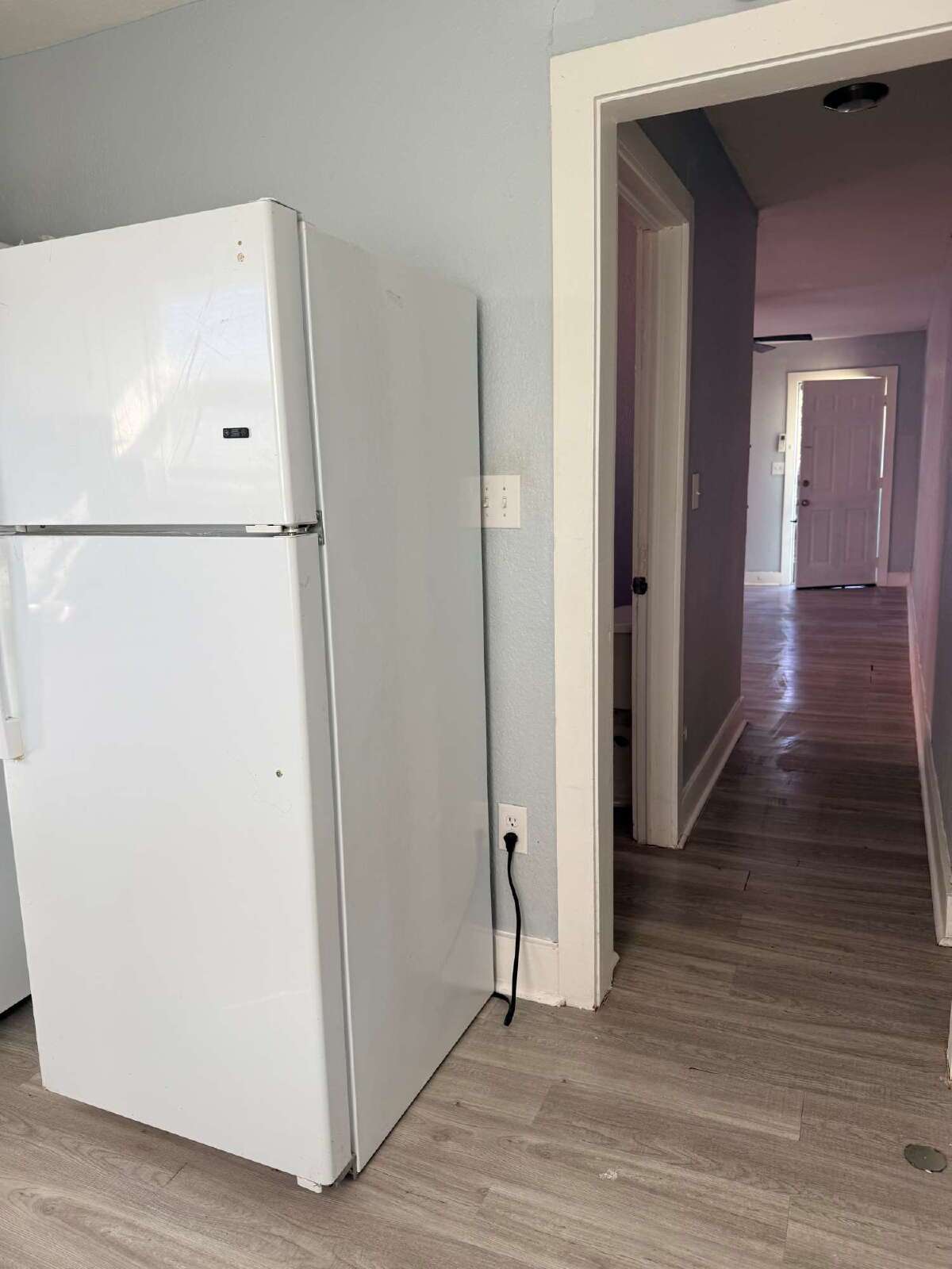 Well located One bed/One bath with in Unit Laundry property image