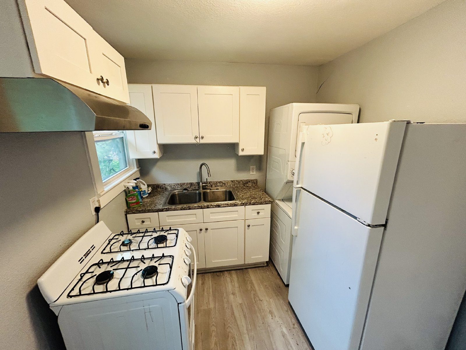 Well located One bed/One bath with in Unit Laundry property image
