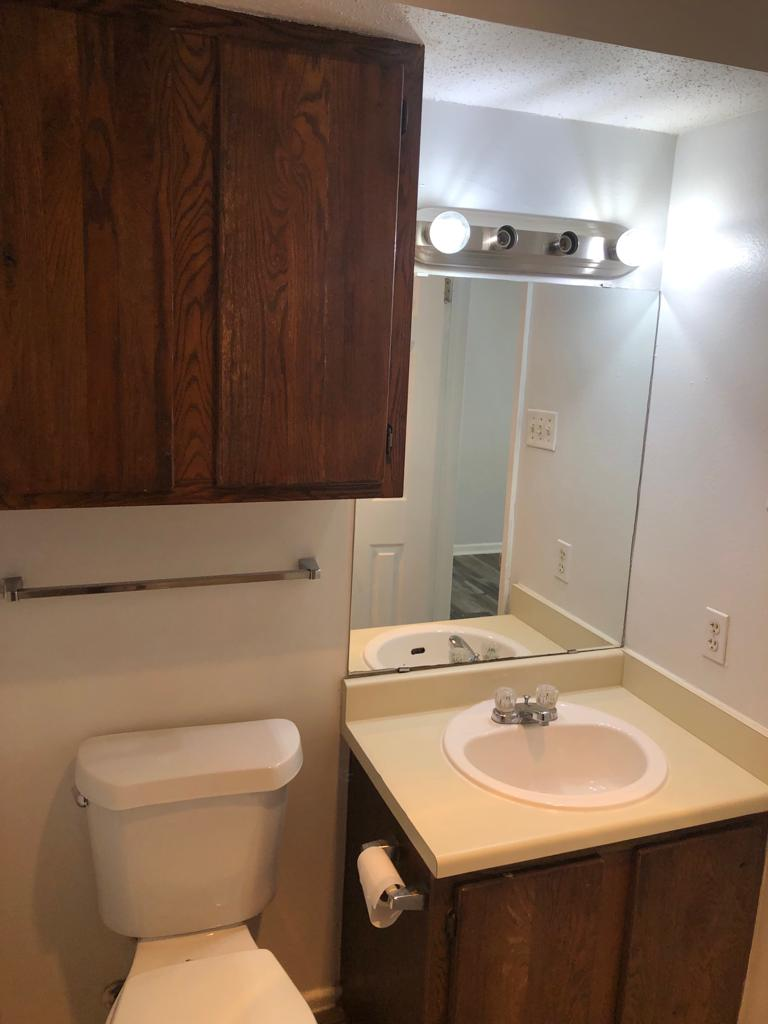 2 bedroom/2 bathroom Apartment off Medical Dr & Babcock property image