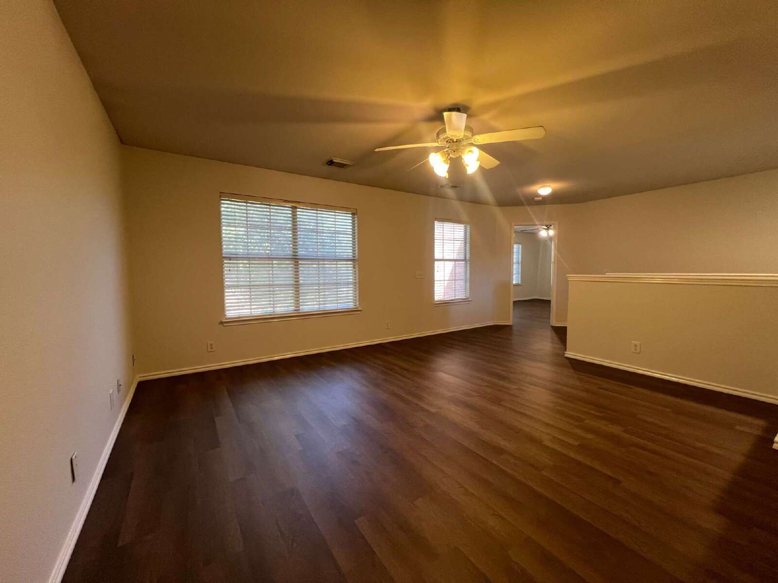 Charming 3-Bed /2 -Bath Sanctuary with Fireplace & Hardwood Floors, Between Evans and Bulverde at 281 North property image