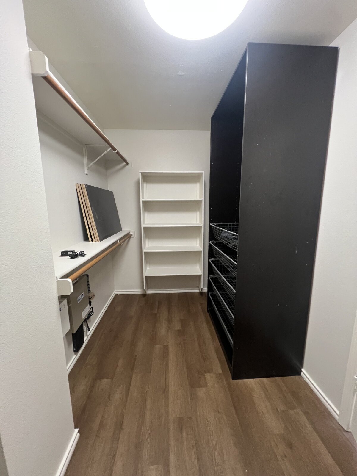 Charming 3-Bed /2 -Bath Sanctuary with Fireplace & Hardwood Floors, Between Evans and Bulverde at 281 North property image