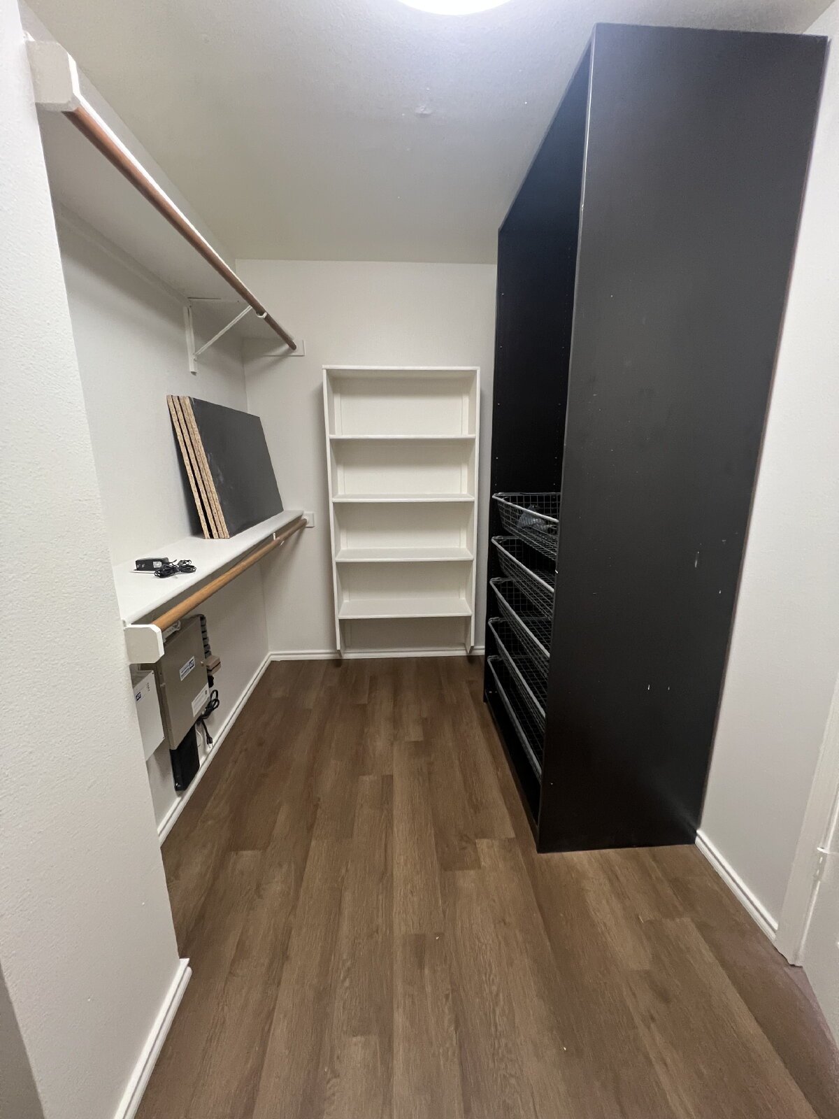 Charming 3-Bed /2 -Bath Sanctuary with Fireplace & Hardwood Floors, Between Evans and Bulverde at 281 North property image