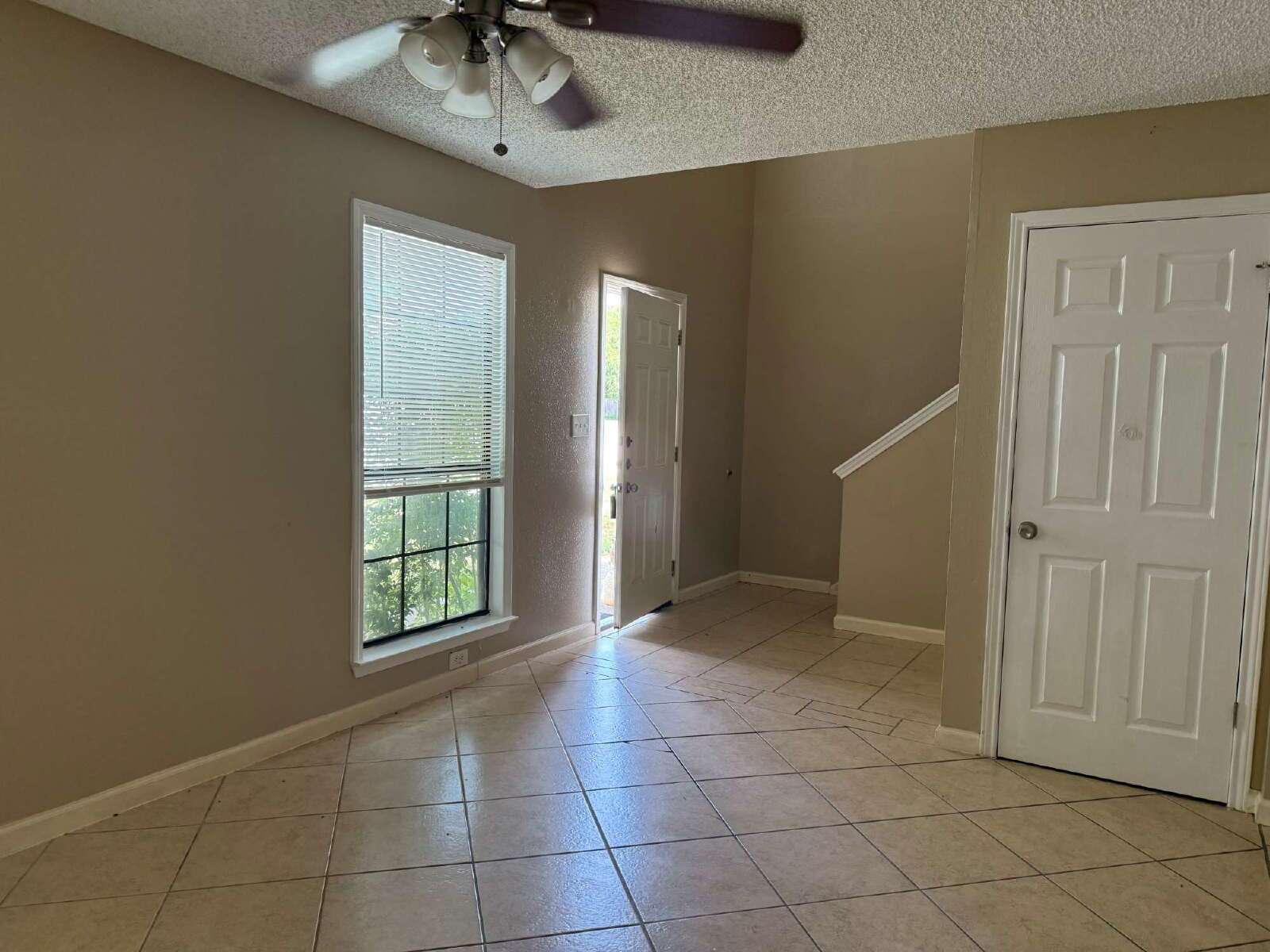 Beautiful two bed/1.5 bath in the heart of Alamo Heights property image