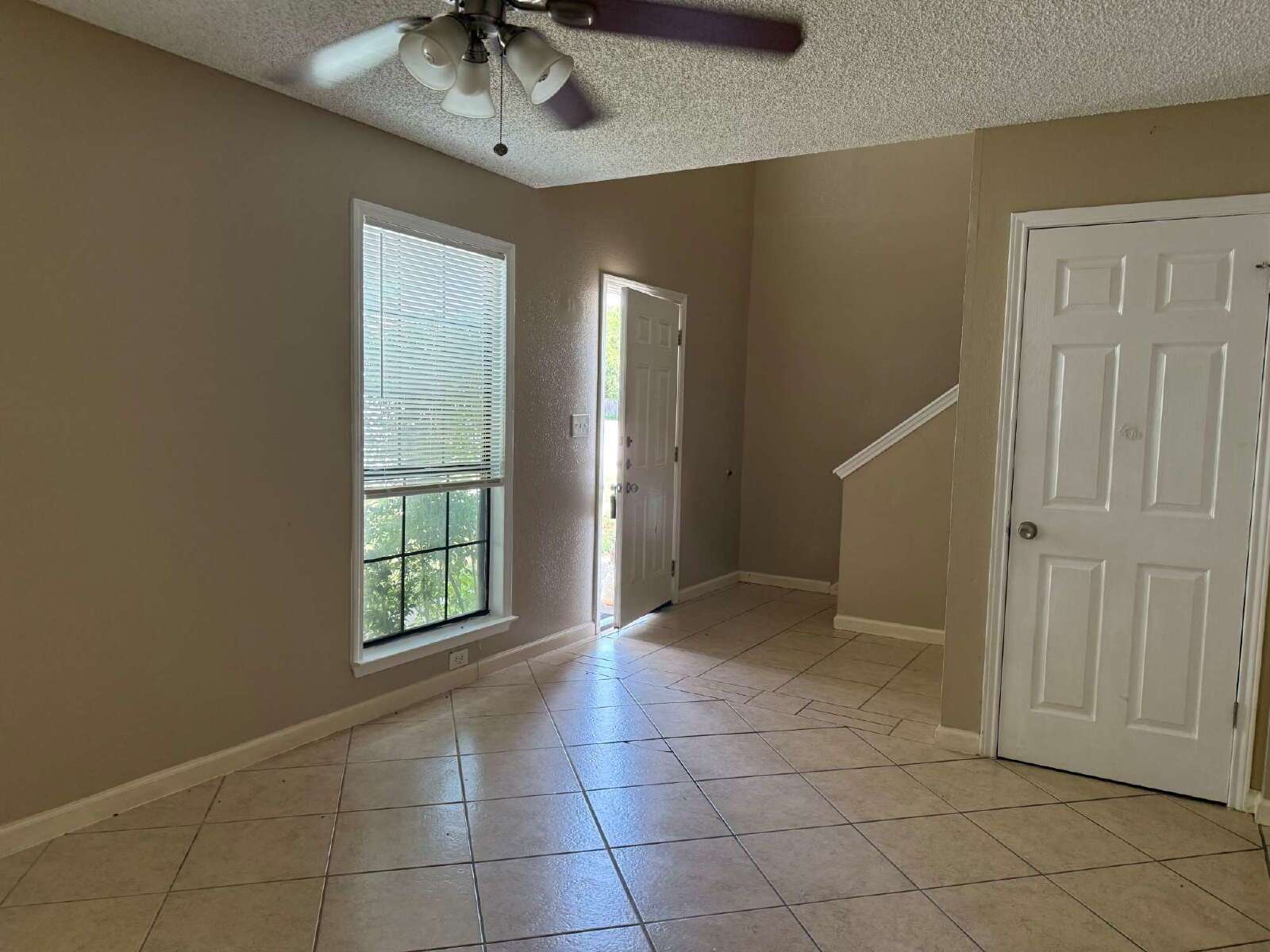 Beautiful two bed/1.5 bath in the heart of Alamo Heights property image