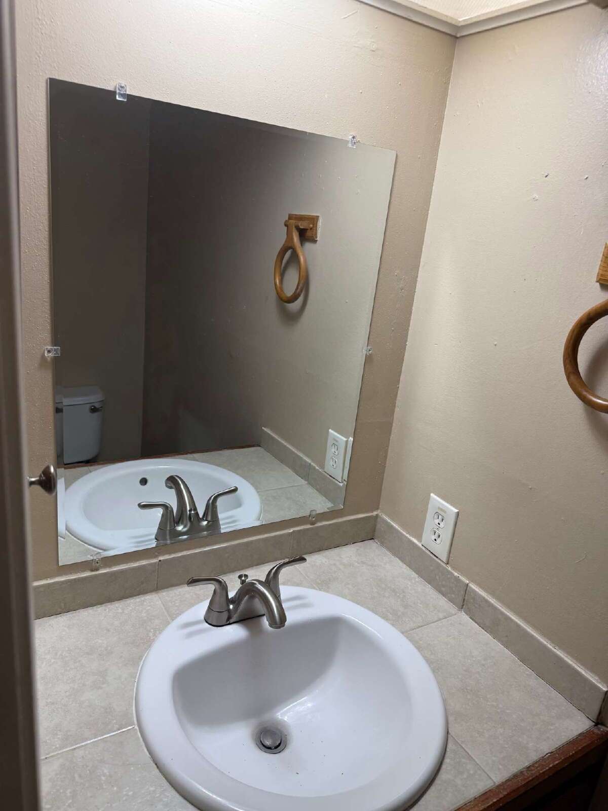 Beautiful two bed/1.5 bath in the heart of Alamo Heights property image