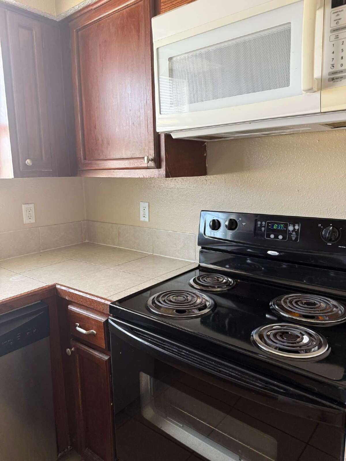 Beautiful two bed/1.5 bath in the heart of Alamo Heights property image