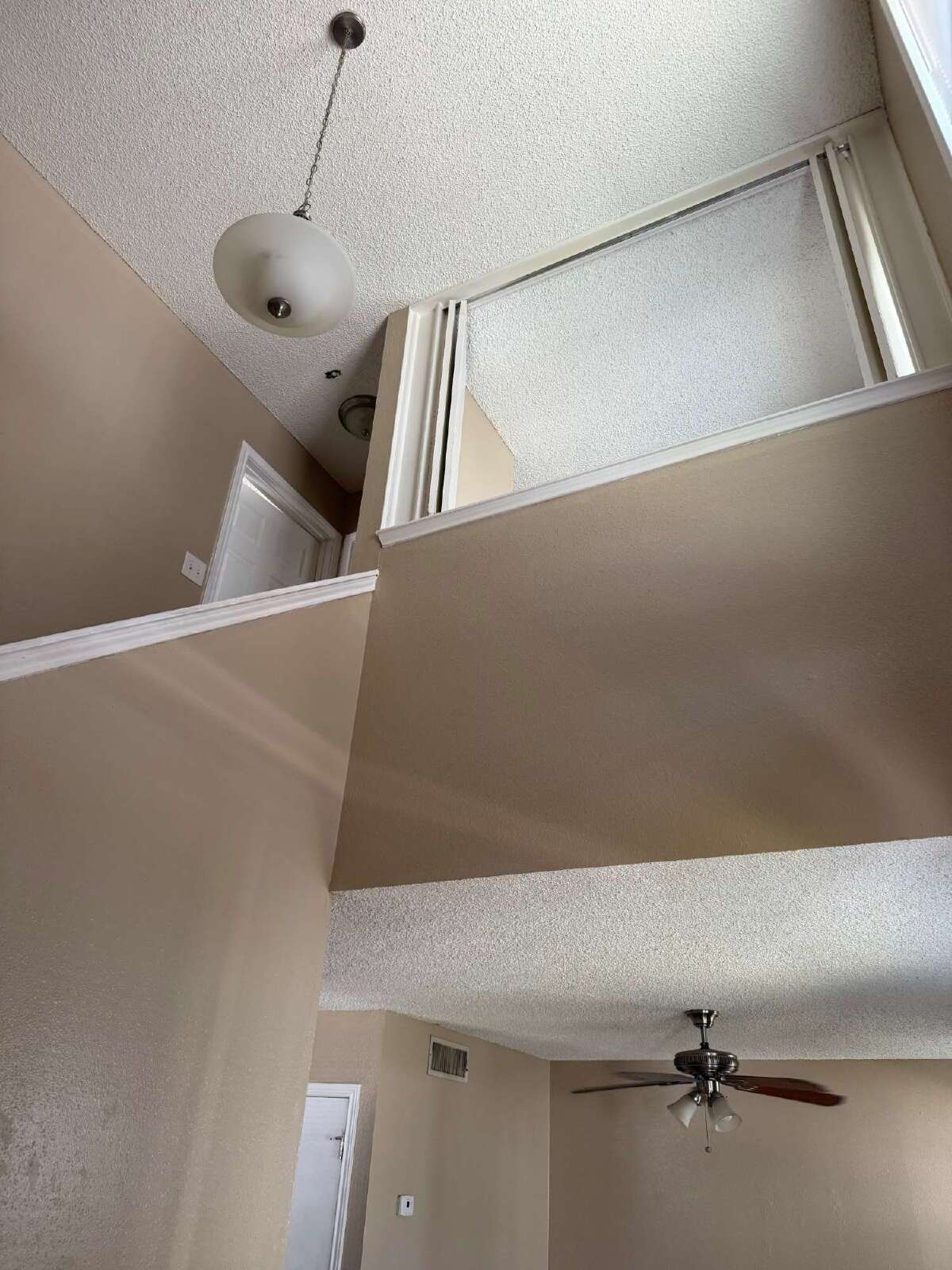 Beautiful two bed/1.5 bath in the heart of Alamo Heights property image