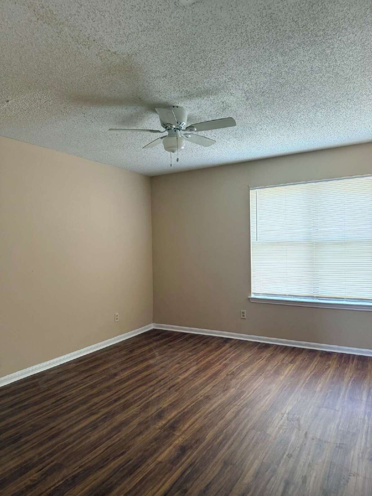 Two Bed/ Two Bath Duplex Home, Close to Ft. Sam Houston property image