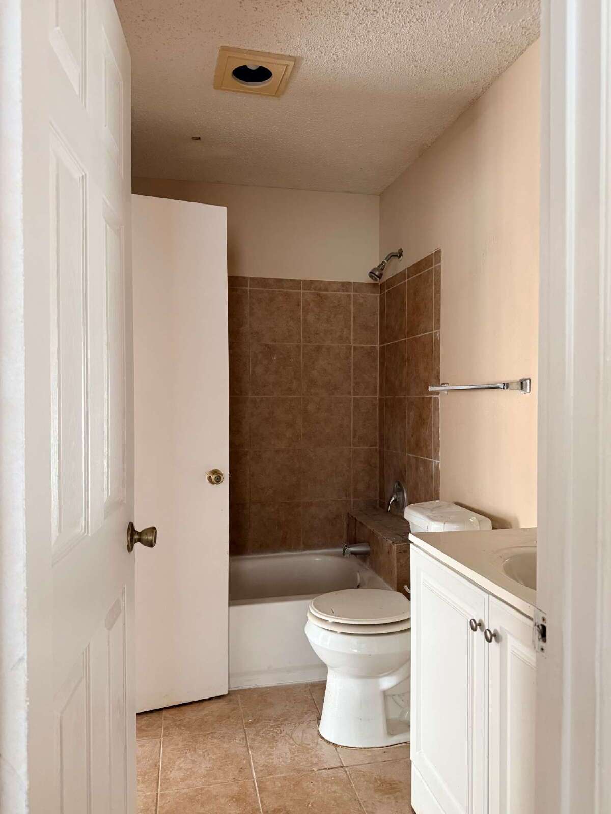 Two Bed/ Two Bath Duplex Home, Close to Ft. Sam Houston property image