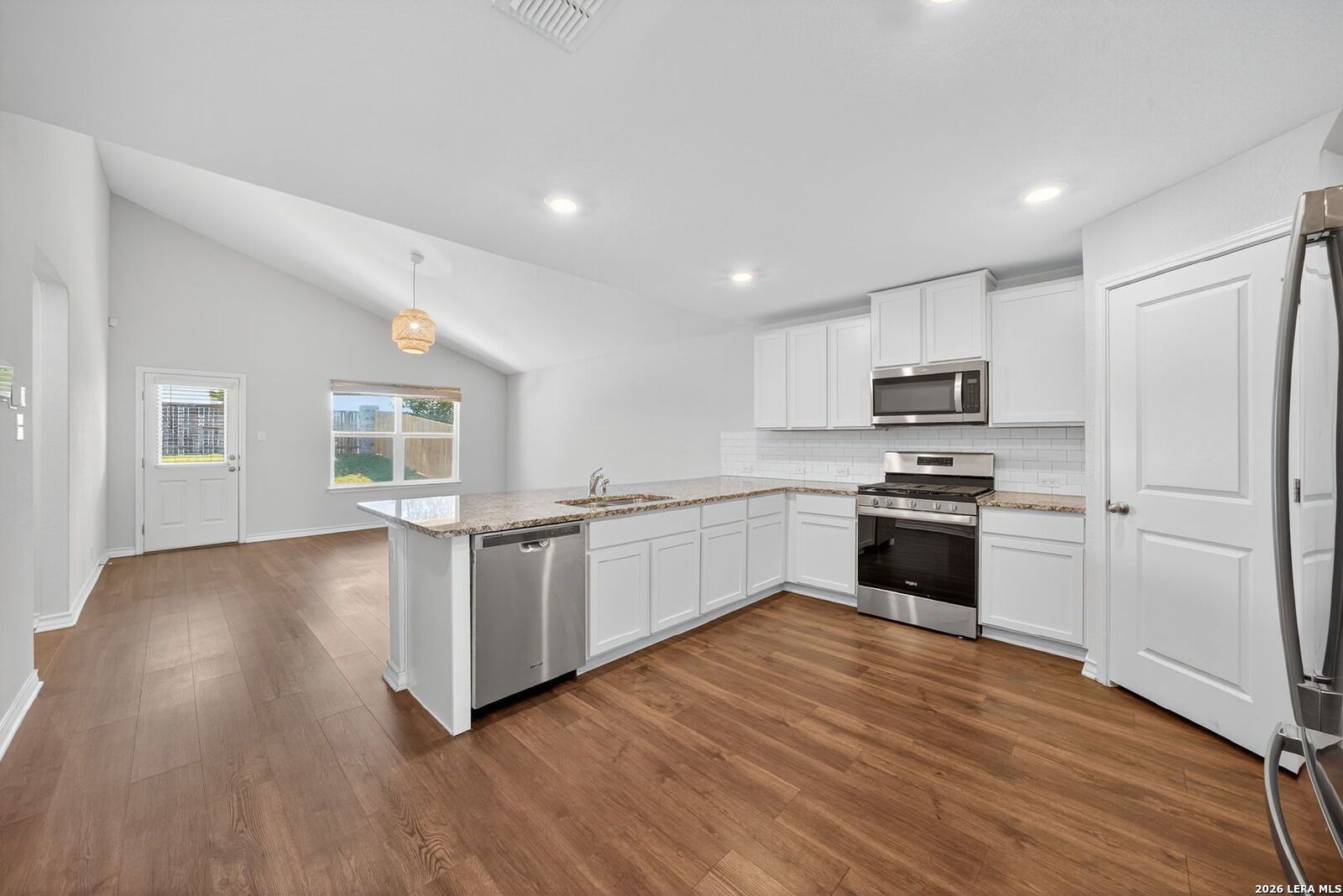 Open Floor Plan 4 Bed/2.5 Bath Home in Alamo Ranch property image