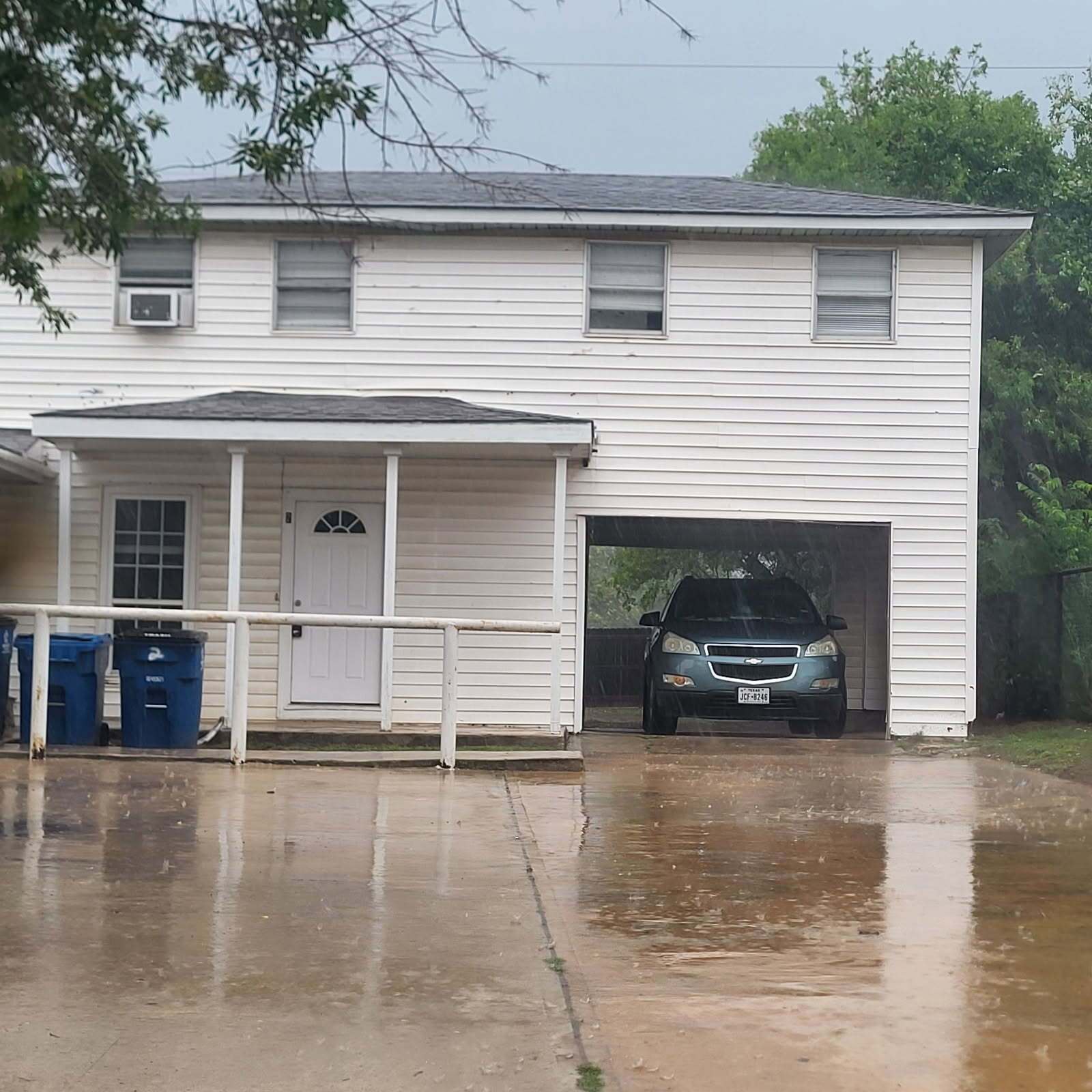Two Bed/1 Bath With Covered Parking in Floresville property image