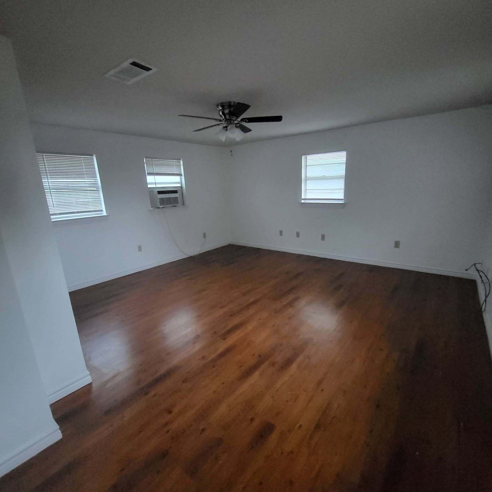 Two Bed/1 Bath With Covered Parking in Floresville property image