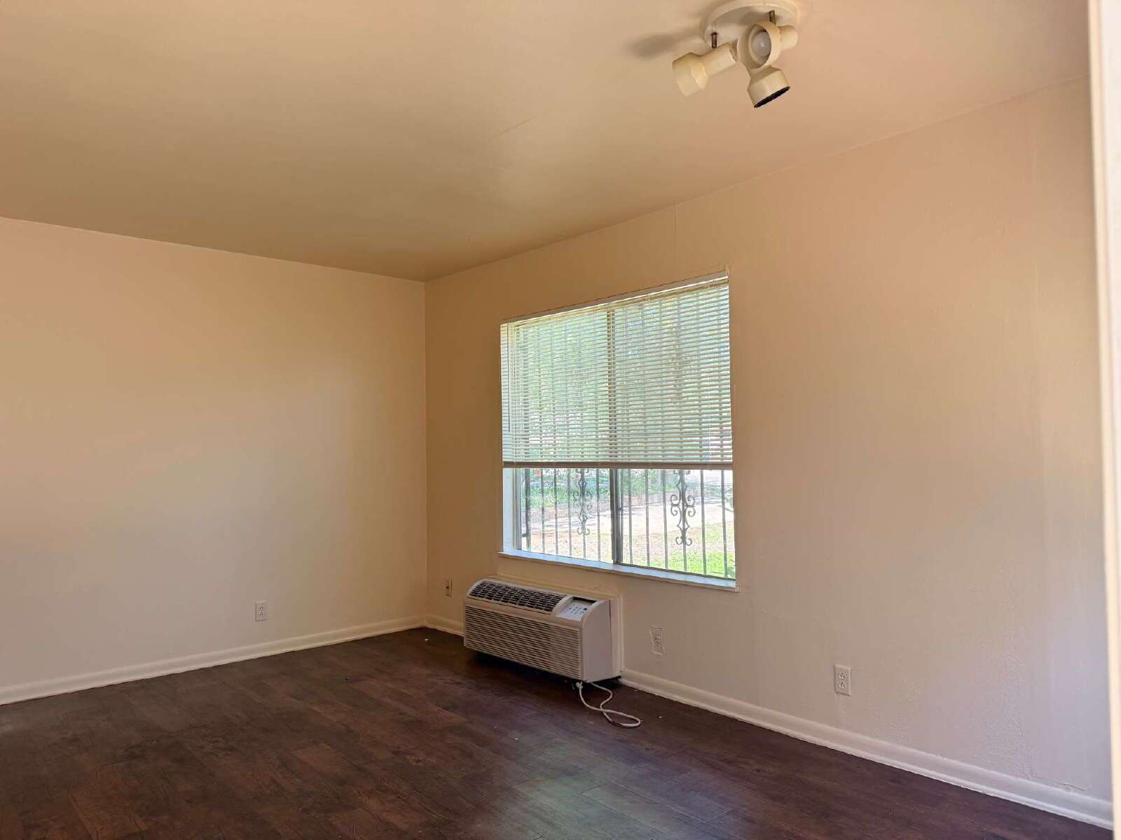 Affordable 1 Bed/1 Bath Duplex Apartment property image