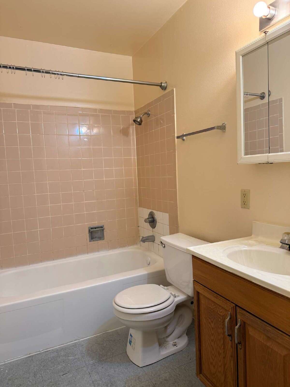 Affordable 1 Bed/1 Bath Duplex Apartment property image
