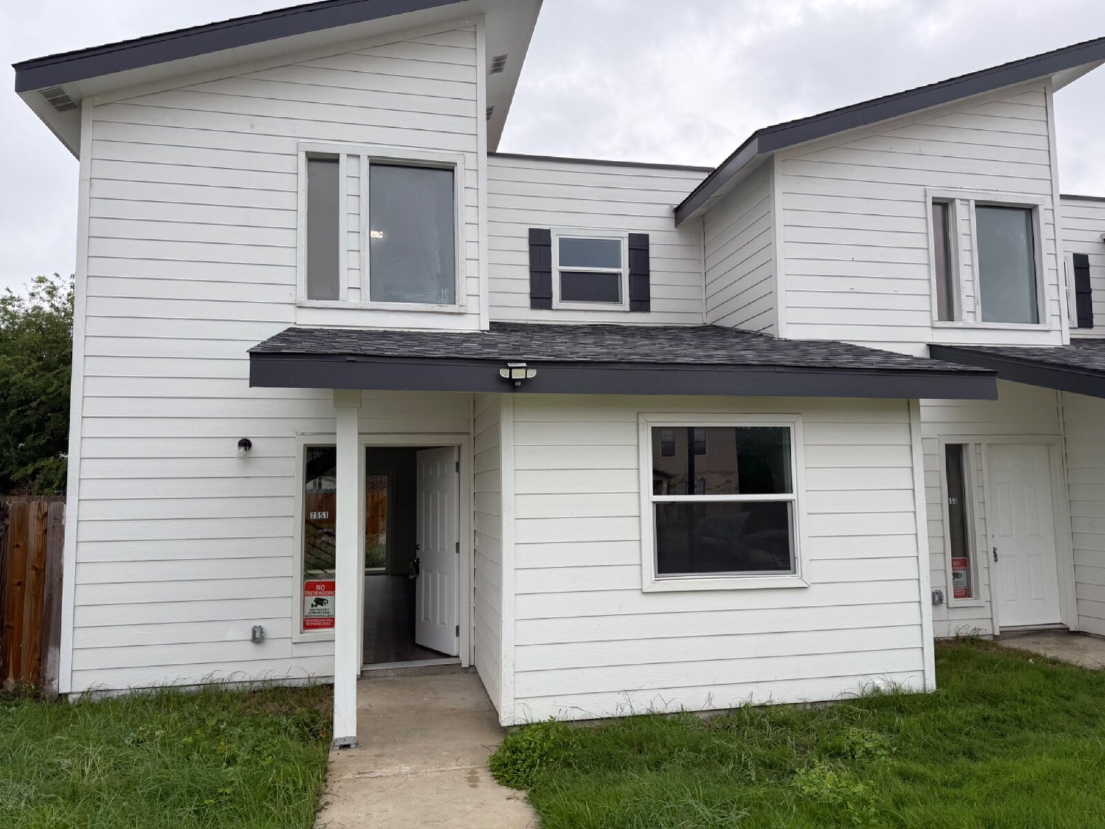 Beautiful 3 bed/3 bath Available in North East San Antonio property image