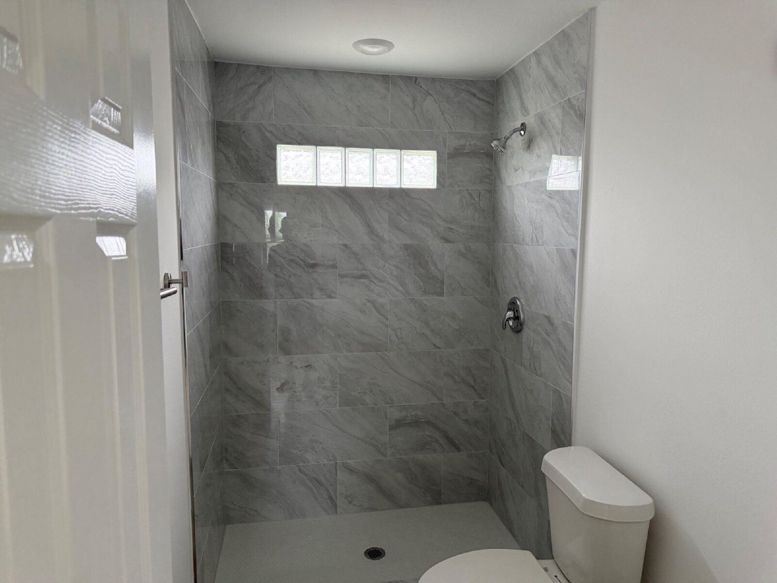 Beautiful 3 bed/3 bath Available in North East San Antonio property image