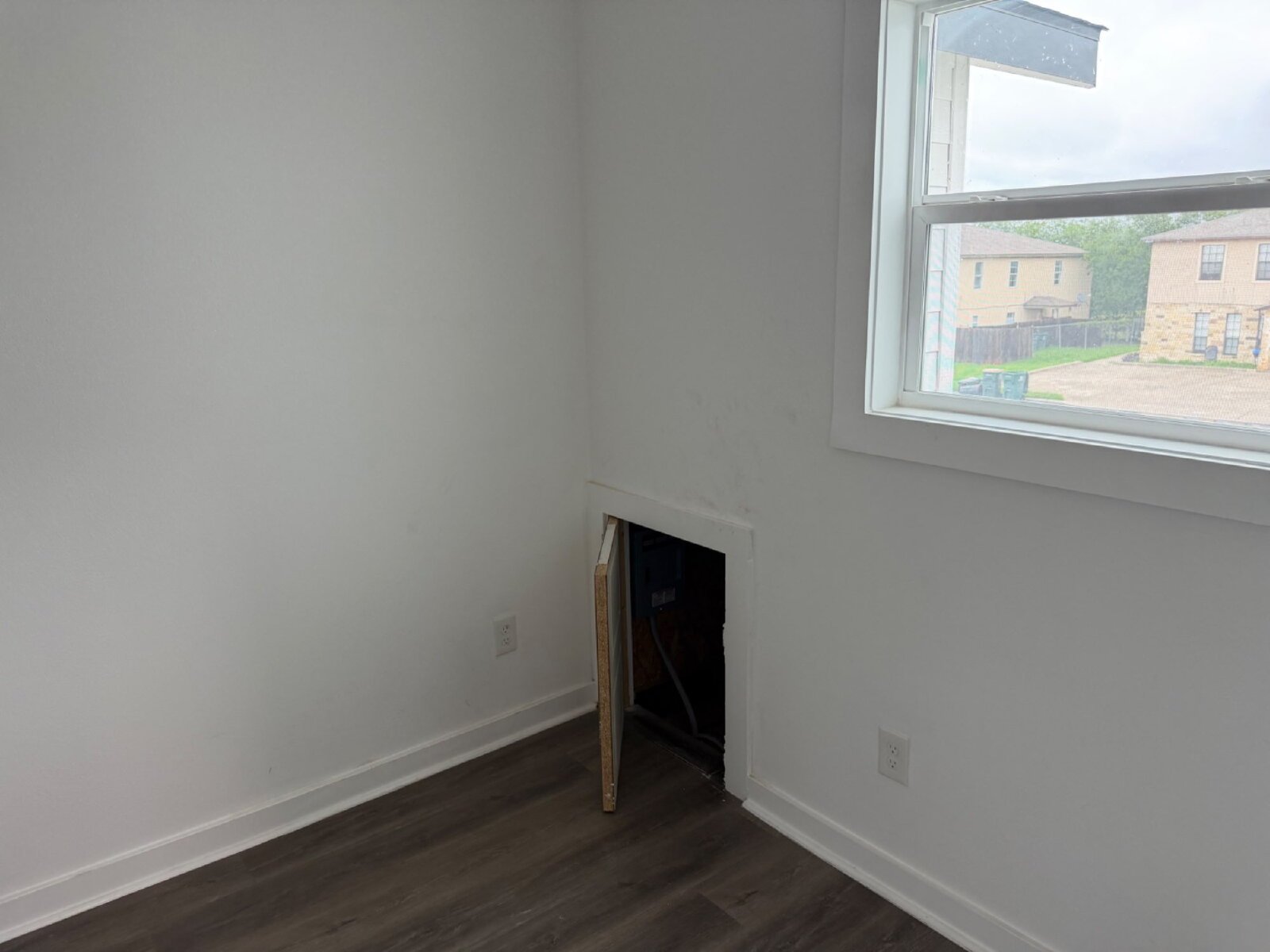 Beautiful 3 bed/3 bath Available in North East San Antonio property image