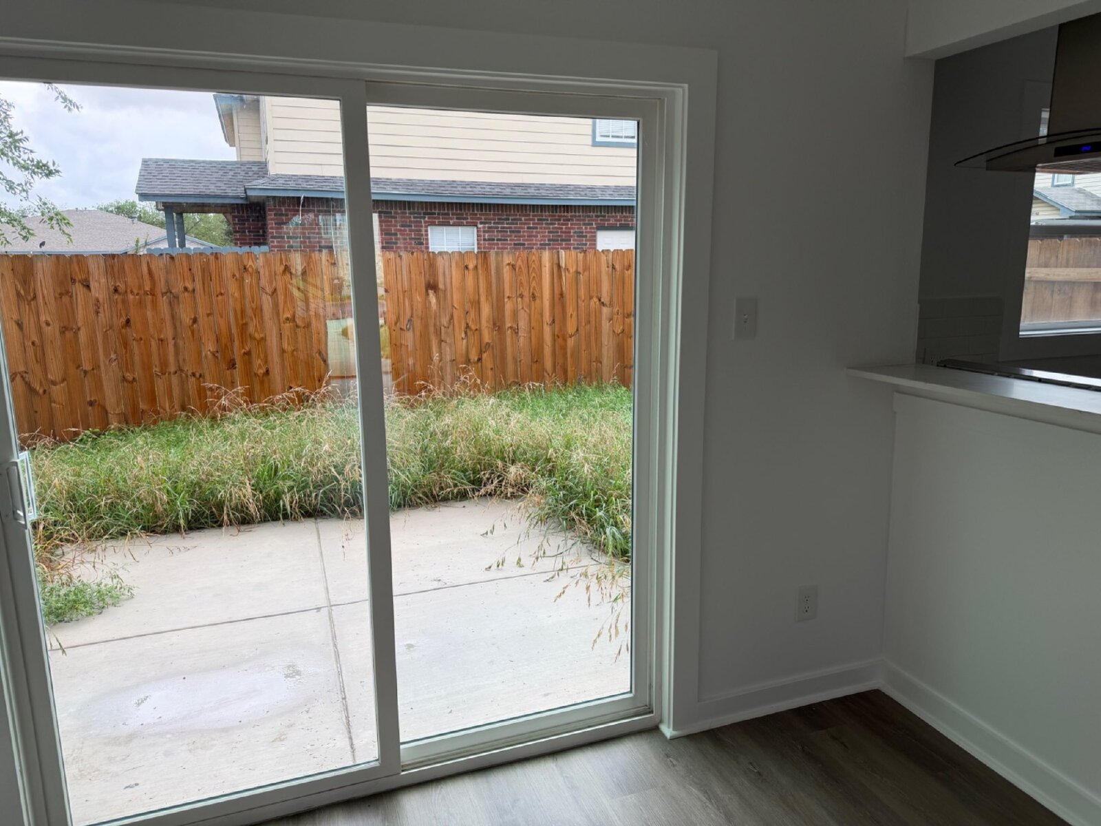 Beautiful 3 bed/3 bath Available in North East San Antonio property image