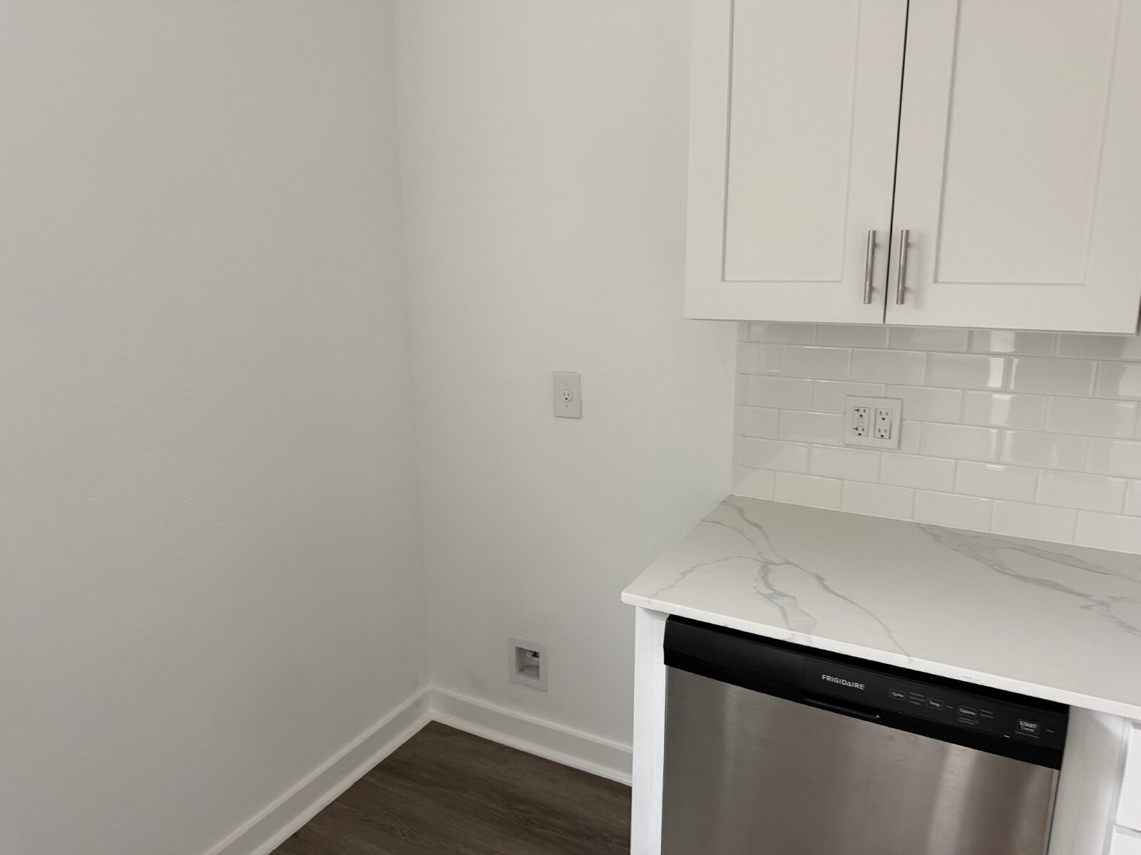 Beautiful 3 bed/3 bath Available in North East San Antonio property image