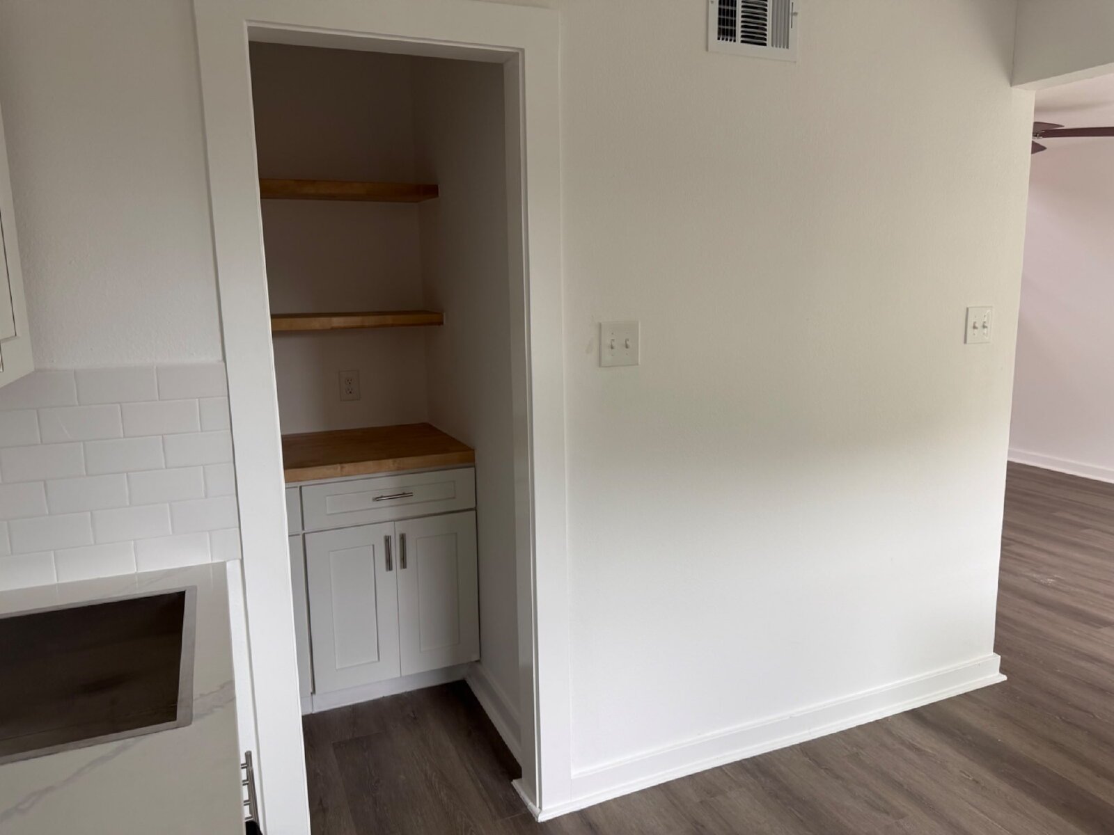 Beautiful 3 bed/3 bath Available in North East San Antonio property image