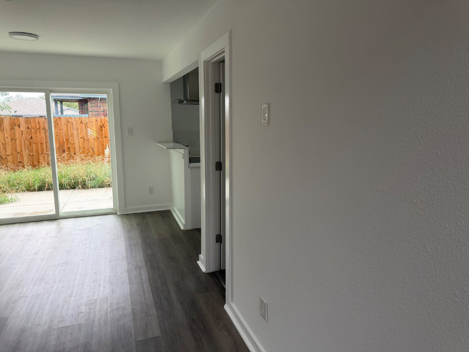 Beautiful 3 bed/3 bath Available in North East San Antonio property image