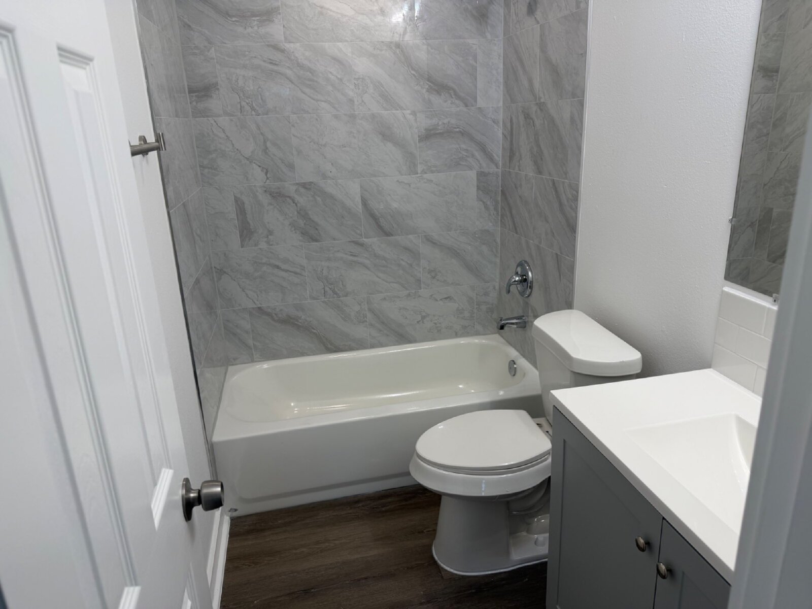 Beautiful 3 bed/3 bath Available in North East San Antonio property image